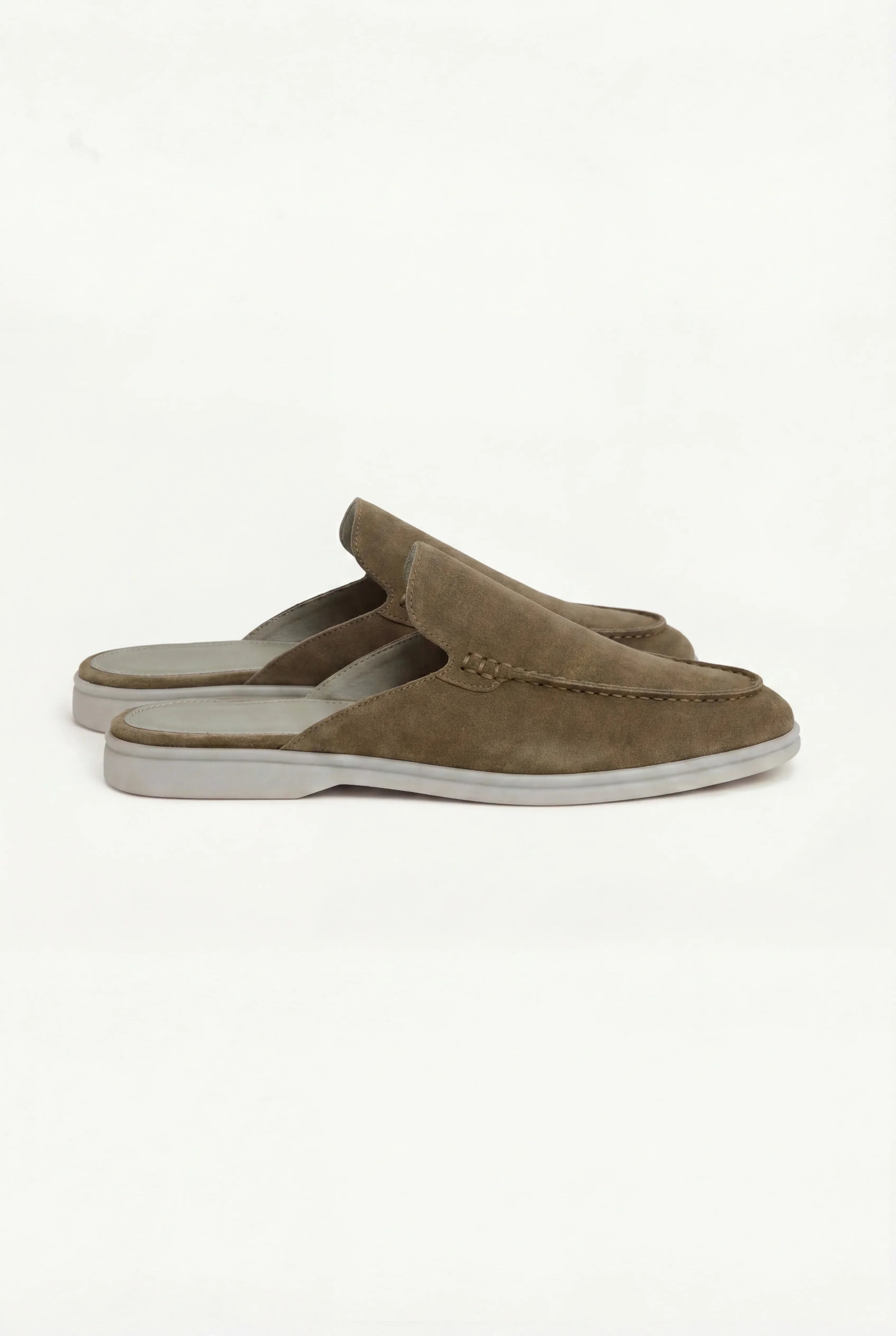 Olive Suède Yacht Mule